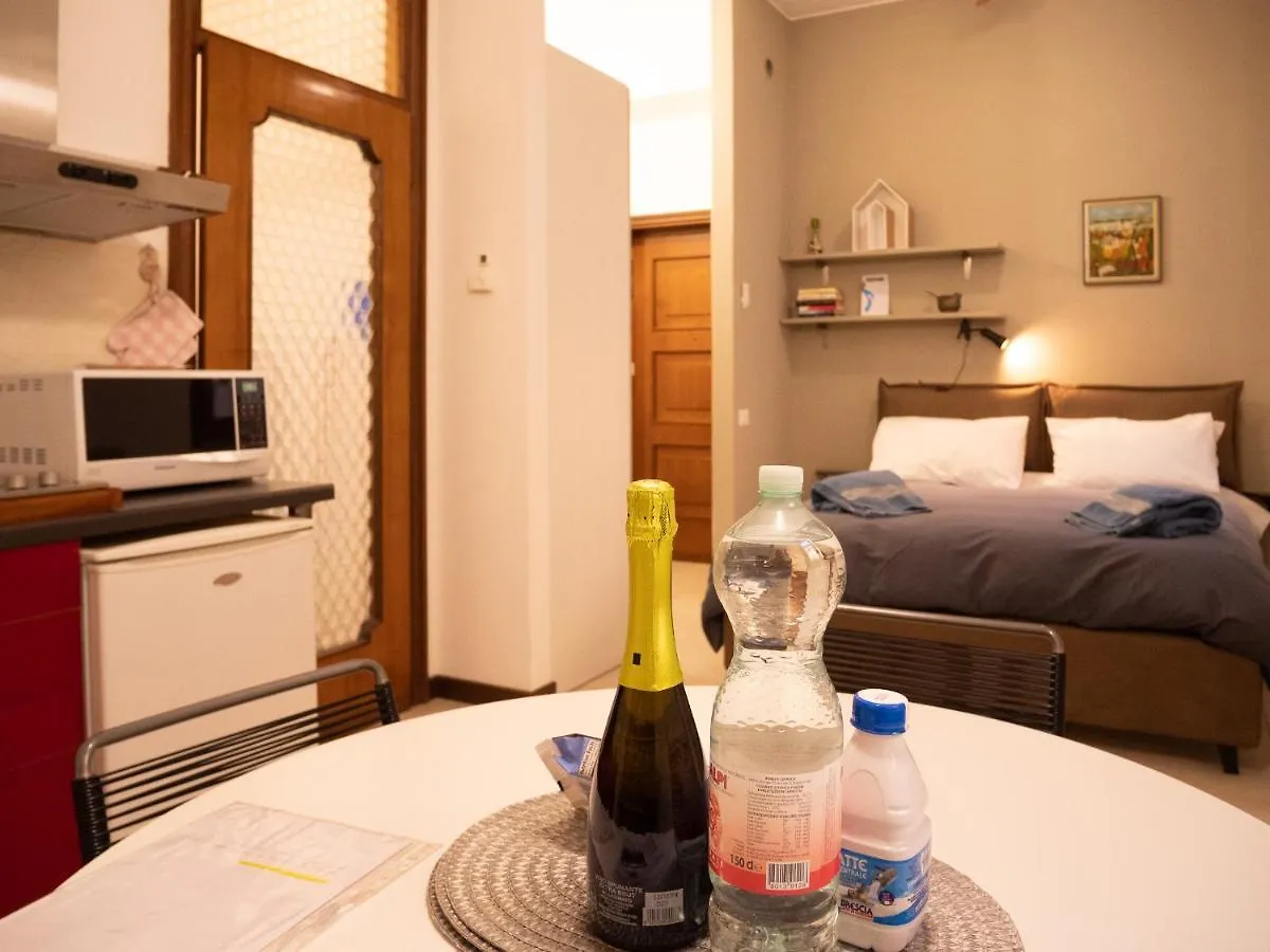 דירה Chambers Short Rentals - Via Gezio Calini Brescia - 2 Studio Flats